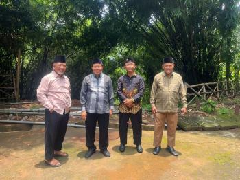 Kepala Kementerian Agama Gresik Kunjungi Bumi Perkemahan Wonosalam Bersama Ketua LDII Gresik