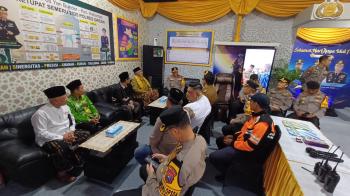 Ketua LDII Gresik Dampingi Kapolres Gresik Dalam Kunjungan Kapolda Jatim di Posyan Mudik Bunder